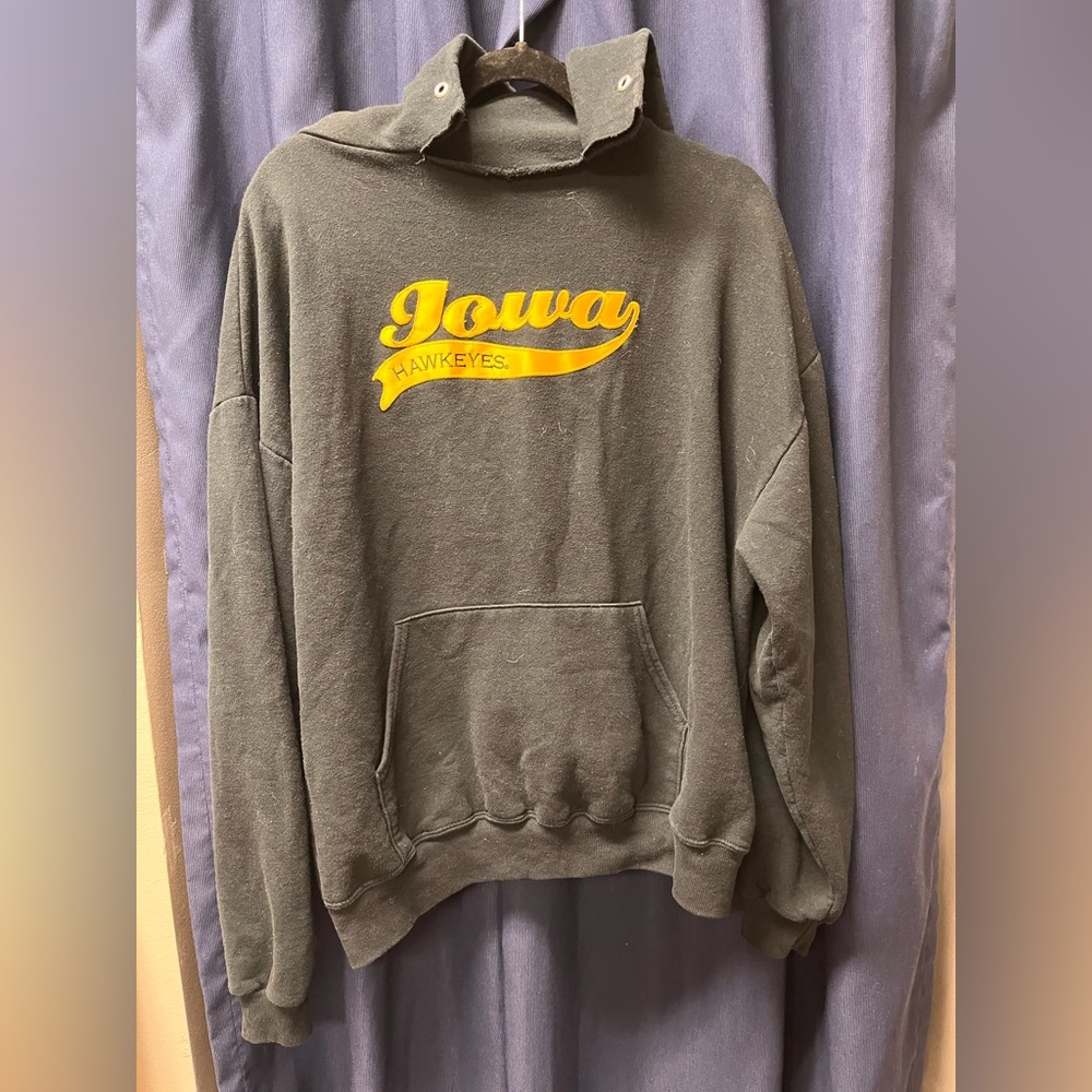 vintage iowa hawkeye sweatshirt